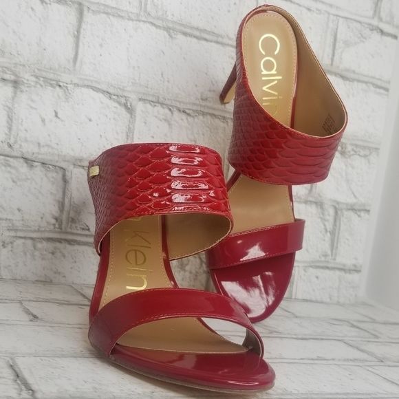 🆕️💥Calvin Klein Shayna Red Heel Sandal - Picture 7 of 8